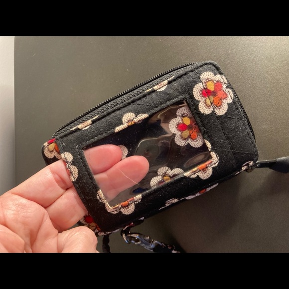 Vera Bradley Wristlet Wallet (2). - Picture 3 of 16